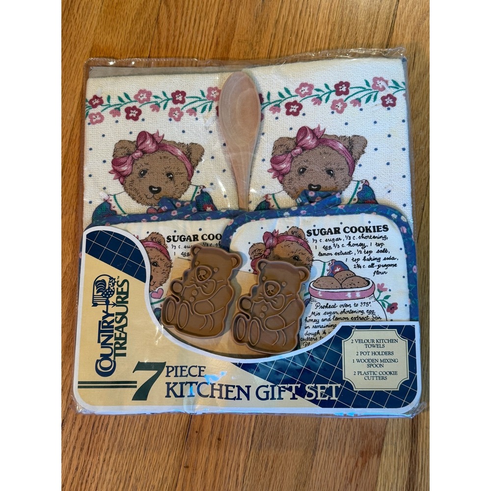 Country Treasures Teddy Bear 7 pcs. Kitchen Gift Set Towels Cookie Cutters Spoon